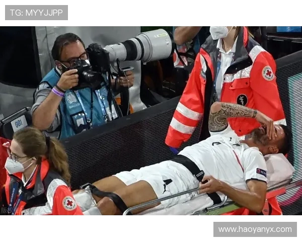 黄健翔首次在角旗区位置解说比赛 感受独特体验与全新视角